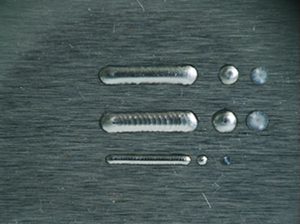 <a href='http://www.kristalmusic.com.cn/product/3.htm' class='text_a'>模具激光焊機(jī)</a>修復(fù)鏡面模具效果